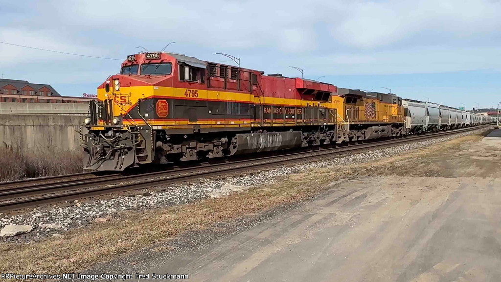 KCS 4795 leads B457.